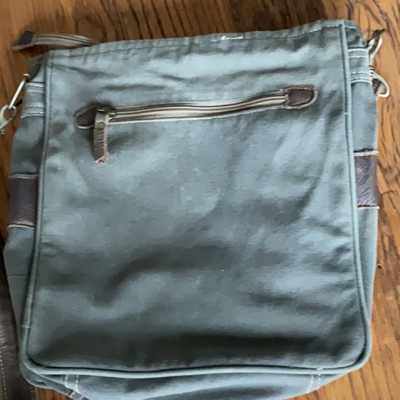 Chloe & Lex Zip top tote - Picture 7 of 7